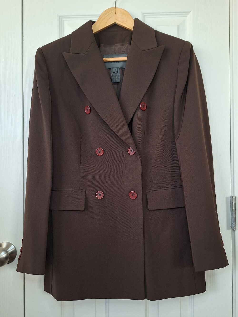 NWT VOTRE NOM Business Casual Brown Blazer with Burgundy Buttons Size 3